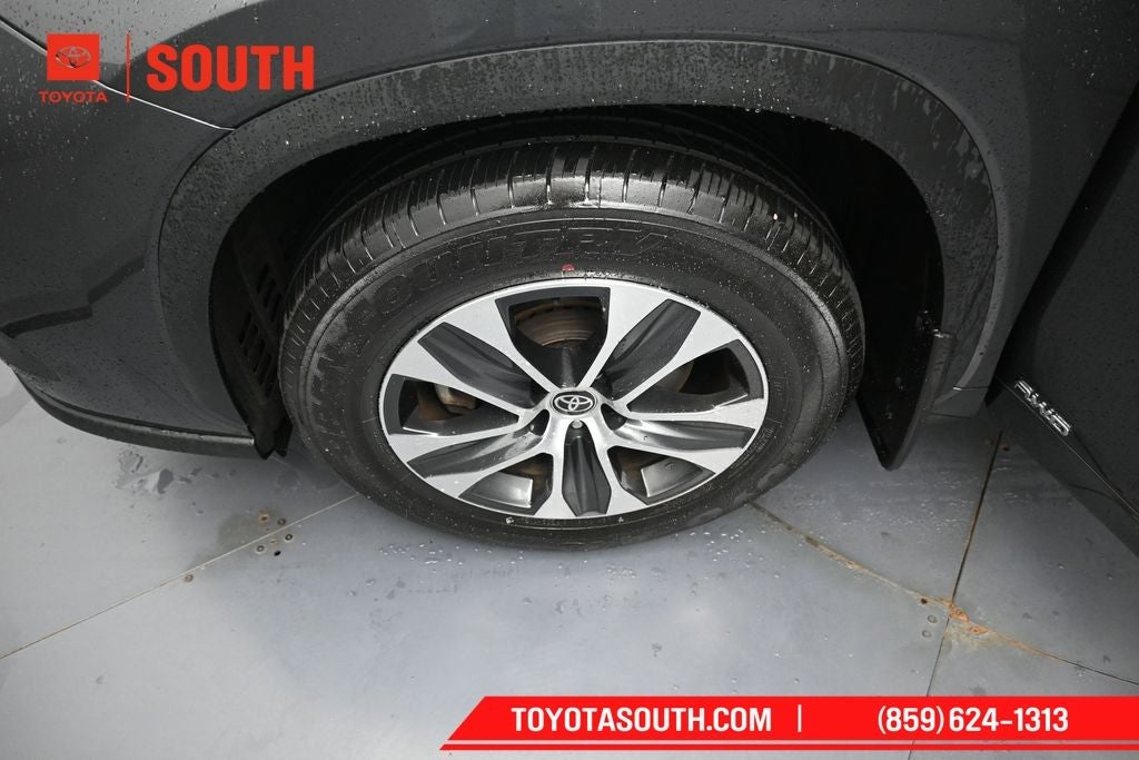 2023 Toyota Highlander Hybrid XLE