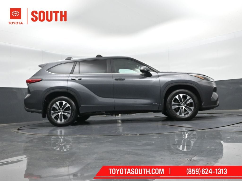 2023 Toyota Highlander Hybrid XLE