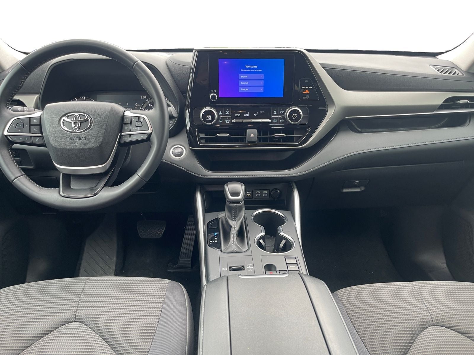 2025 Toyota Highlander LE