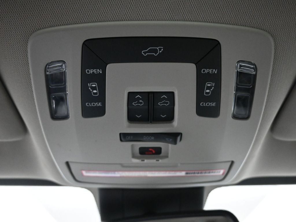 2023 Toyota Sienna XLE 7 Passenger