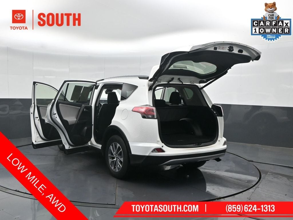 2018 Toyota RAV4 Hybrid XLE