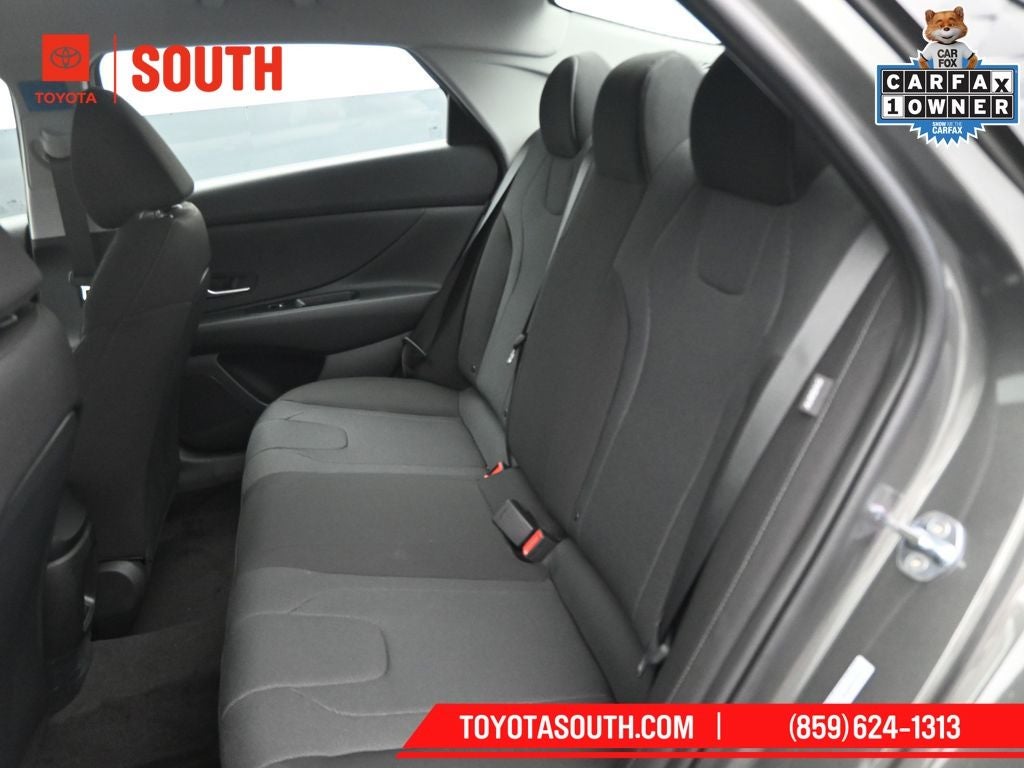 2025 Hyundai Elantra SE