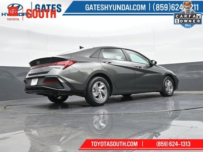 2025 Hyundai Elantra SE