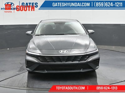 2025 Hyundai Elantra SE