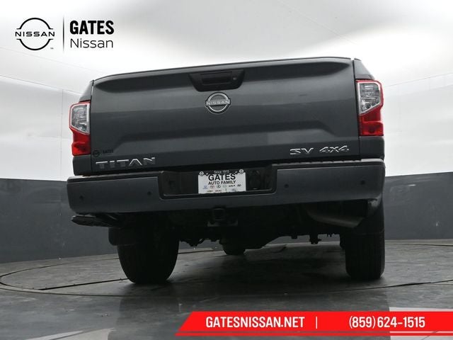 2024 Nissan Titan SV Convenience & Utility Package