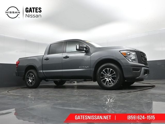 2024 Nissan Titan SV Convenience & Utility Package