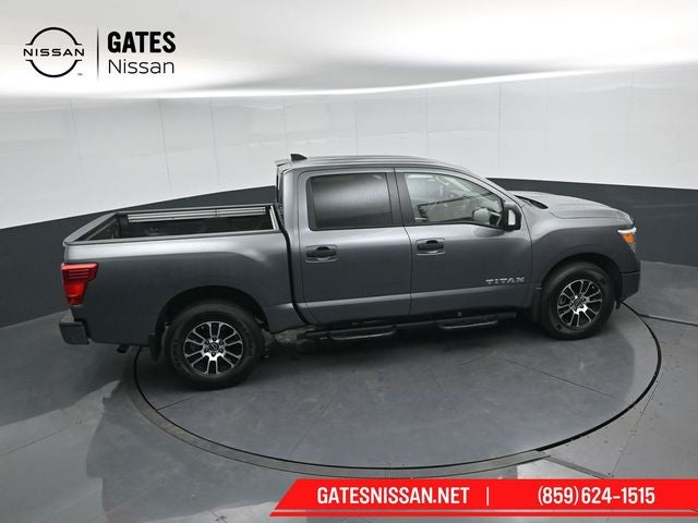2024 Nissan Titan SV Convenience & Utility Package