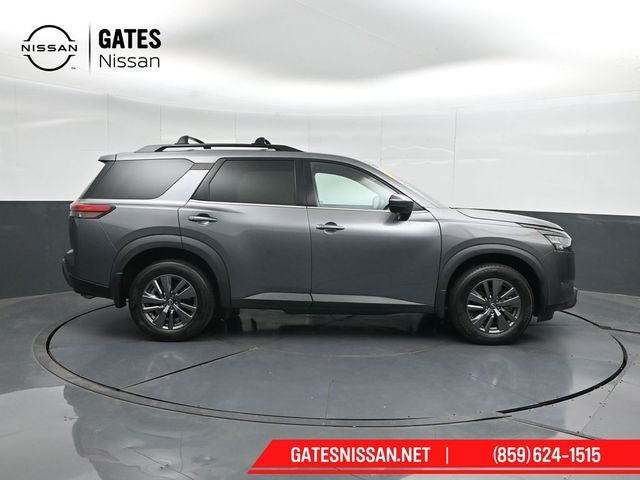 2023 Nissan Pathfinder SV