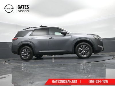 2023 Nissan Pathfinder SV