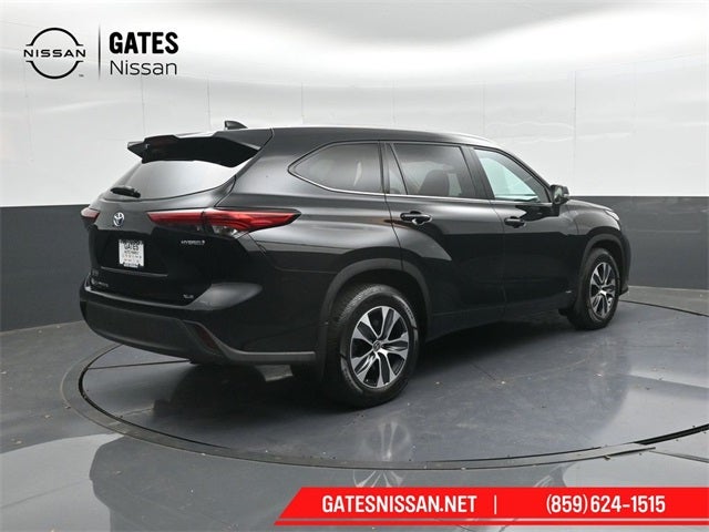 2022 Toyota Highlander Hybrid XLE