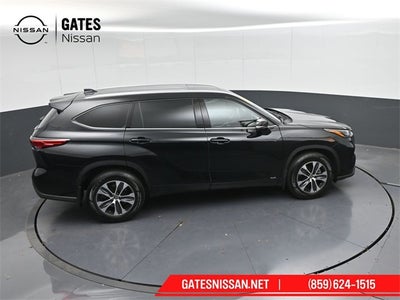 2022 Toyota Highlander Hybrid XLE