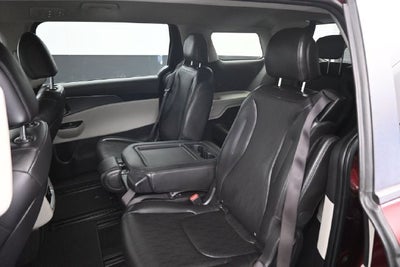 2023 Kia Carnival LX Seat Package