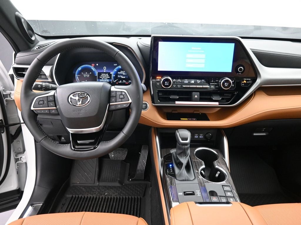 2026 Toyota Highlander Hybrid Platinum