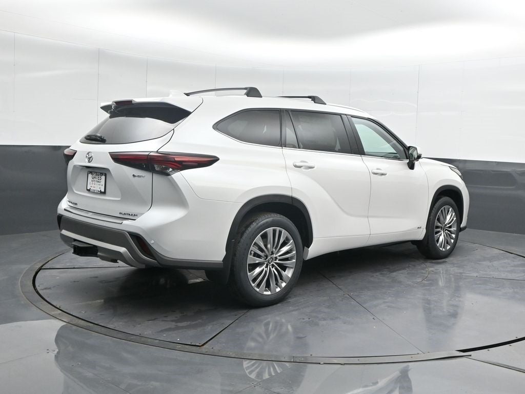 2026 Toyota Highlander Hybrid Platinum