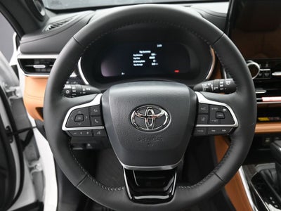 2026 Toyota Highlander Hybrid Platinum