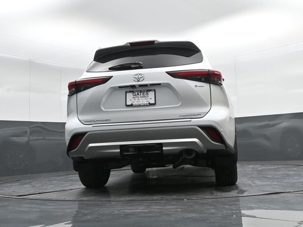 2026 Toyota Highlander Hybrid Platinum