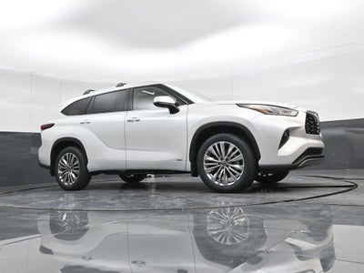 2026 Toyota Highlander Hybrid Platinum
