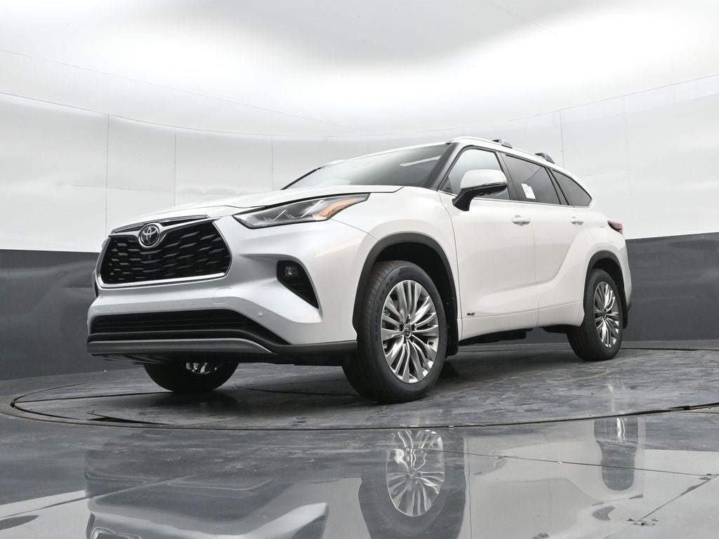 2026 Toyota Highlander Hybrid Platinum