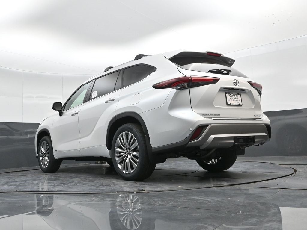 2026 Toyota Highlander Hybrid Platinum