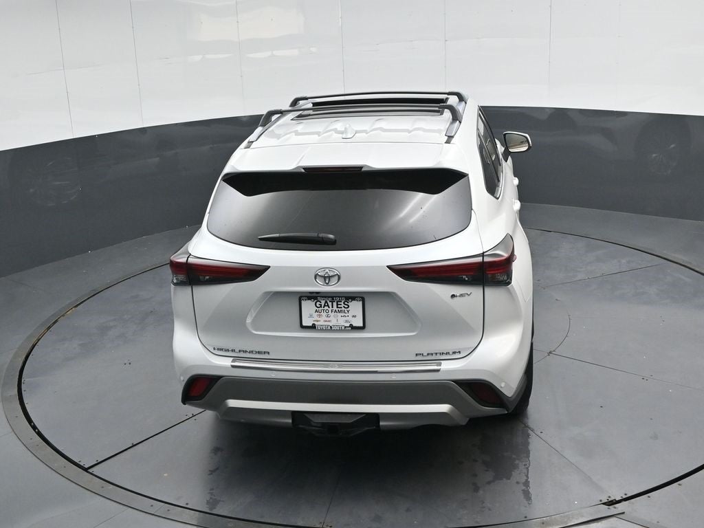 2026 Toyota Highlander Hybrid Platinum