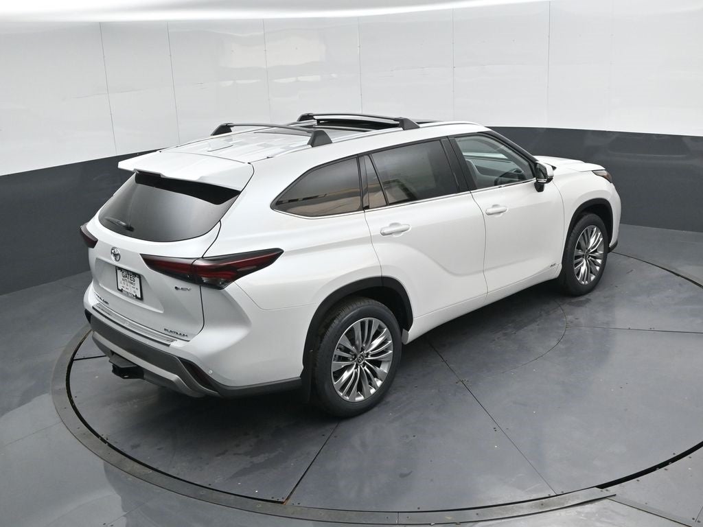 2026 Toyota Highlander Hybrid Platinum