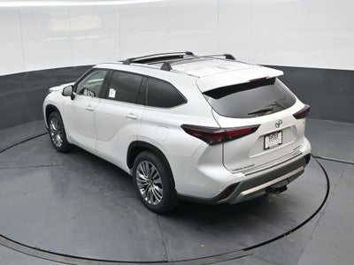 2026 Toyota Highlander Hybrid Platinum