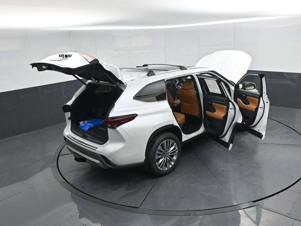 2026 Toyota Highlander Hybrid Platinum