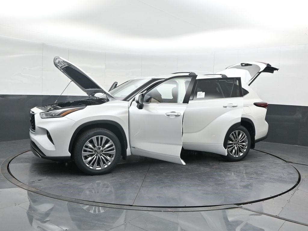 2026 Toyota Highlander Hybrid Platinum