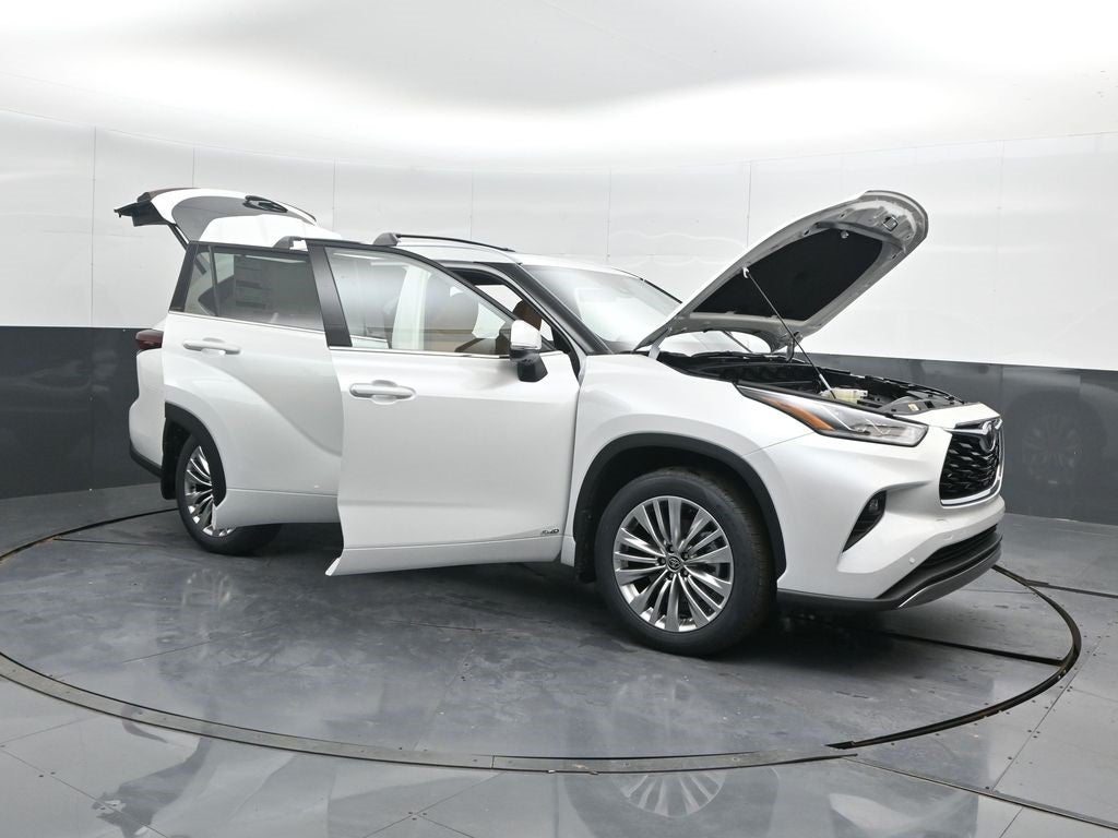 2026 Toyota Highlander Hybrid Platinum