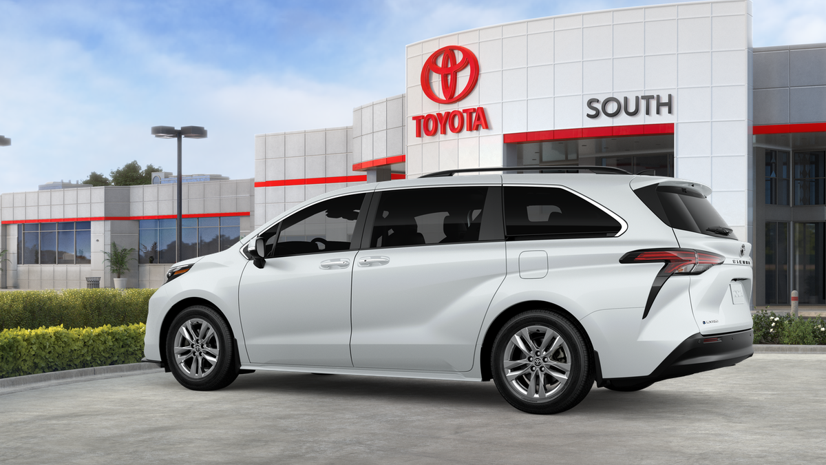 2026 Toyota Sienna XLE