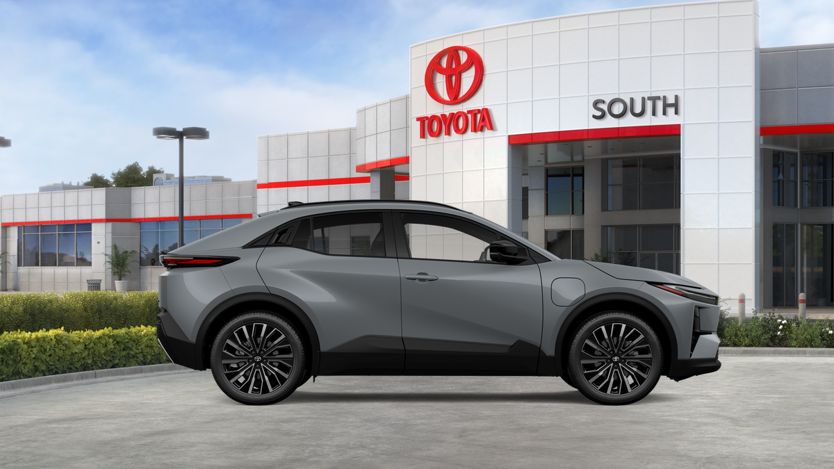 2026 Toyota C-HR XSE - Photo 12