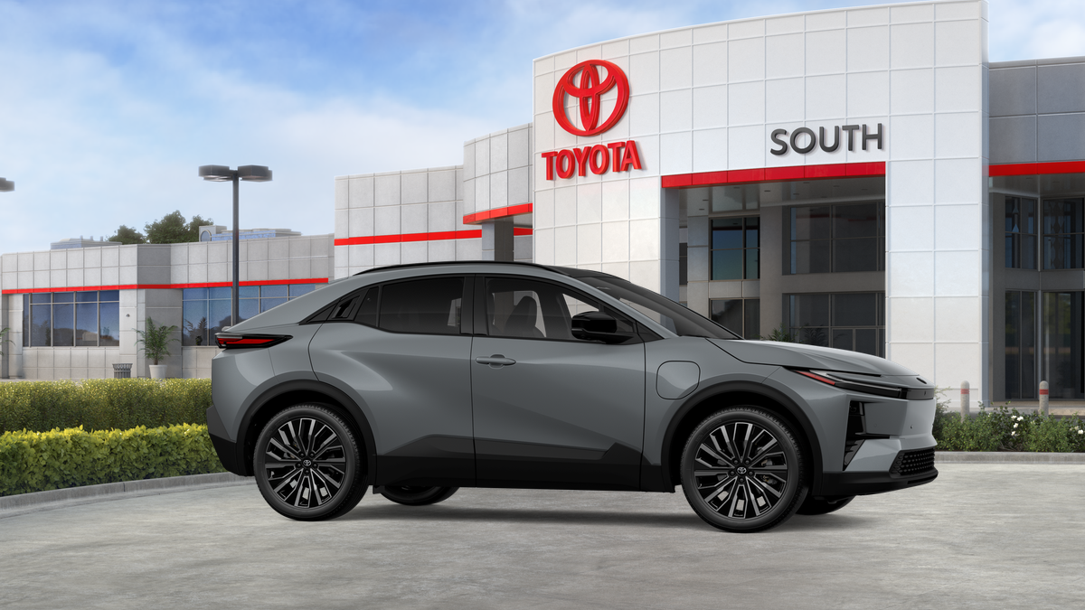 2026 Toyota C-HR XSE - Photo 13