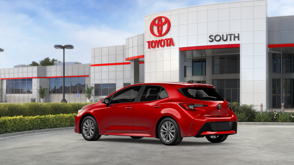 2027 Toyota Corolla Hatchback SE