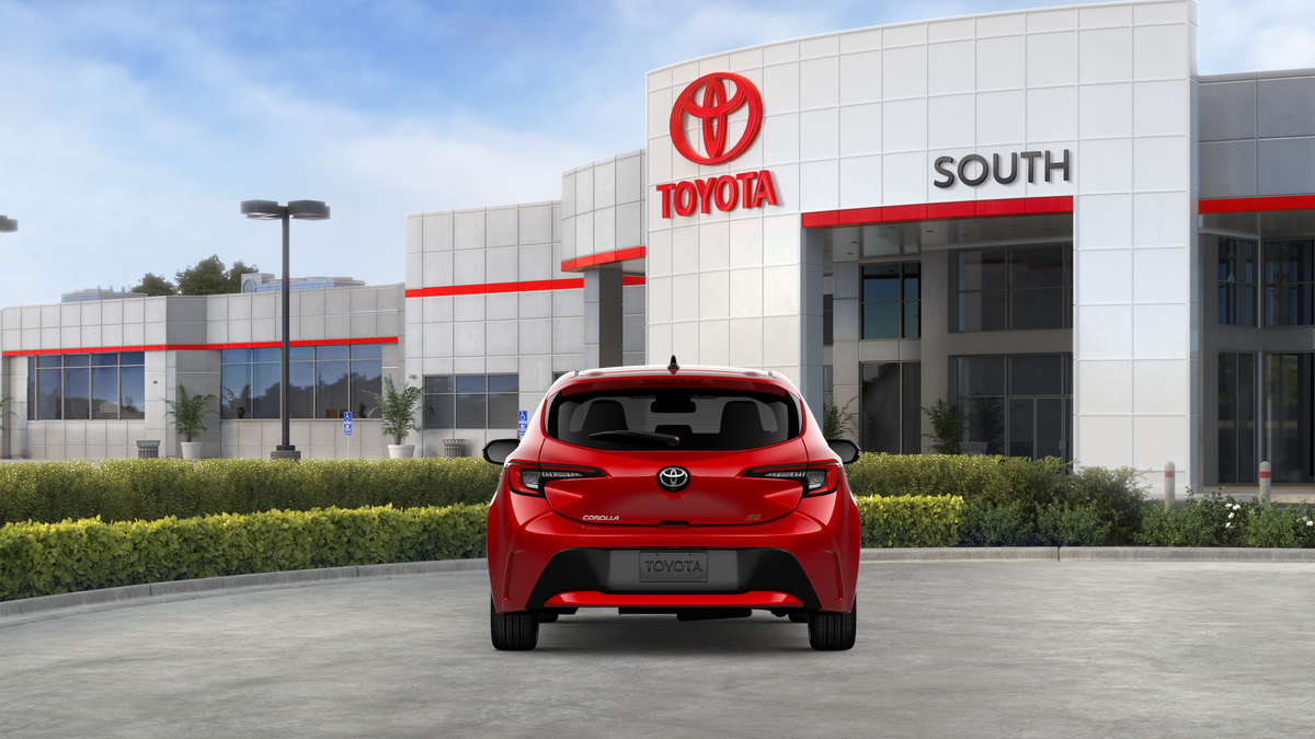 2027 Toyota Corolla Hatchback SE